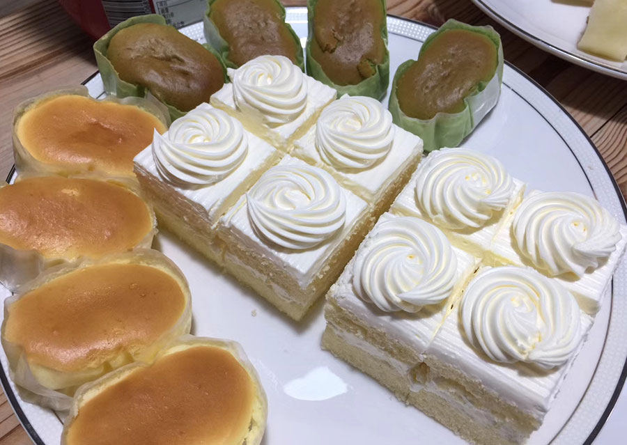 黑眼睛廣告與約克動(dòng)漫影視公司簽署戰(zhàn)略合作協(xié)議現(xiàn)場(chǎng)甜點(diǎn)